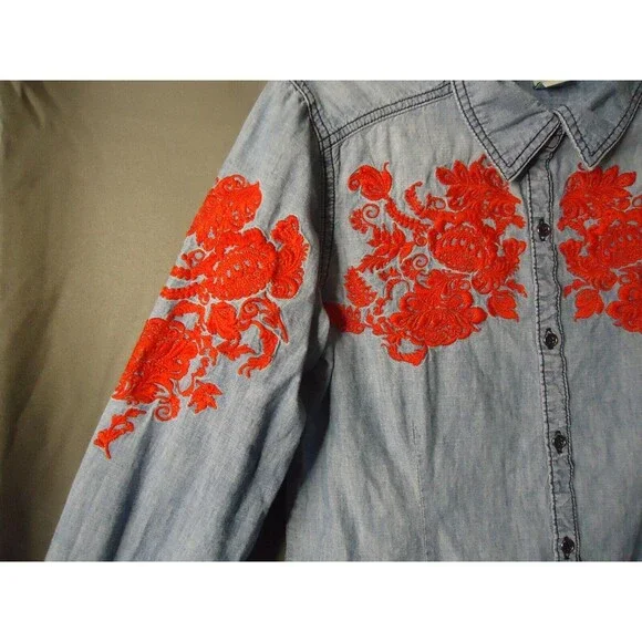 Sundance Cassidy Western Embroidery Chambray Denim Button Down Womens Medium - Picture 3 of 9